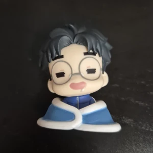 Okarun figur - Dandadan anime. 3,5x4,7 cm. 