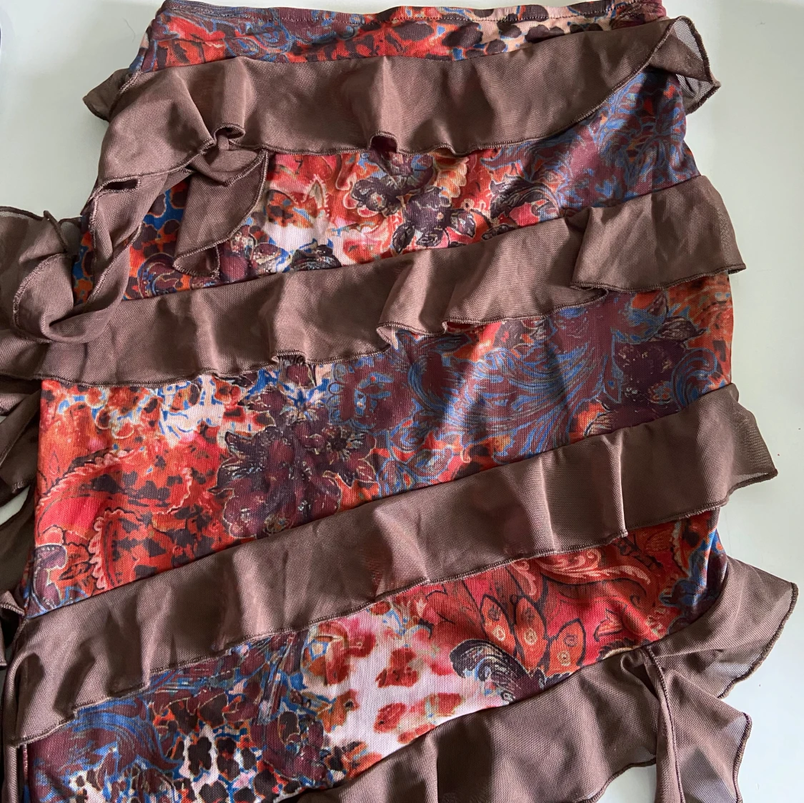 Brun och röd volang set (top och midi kjol) - 3