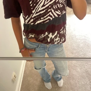 vin röd t shirt  - pris kan diskuteras ❗️så snygg t shirt från wesc💝skriv för frågor!