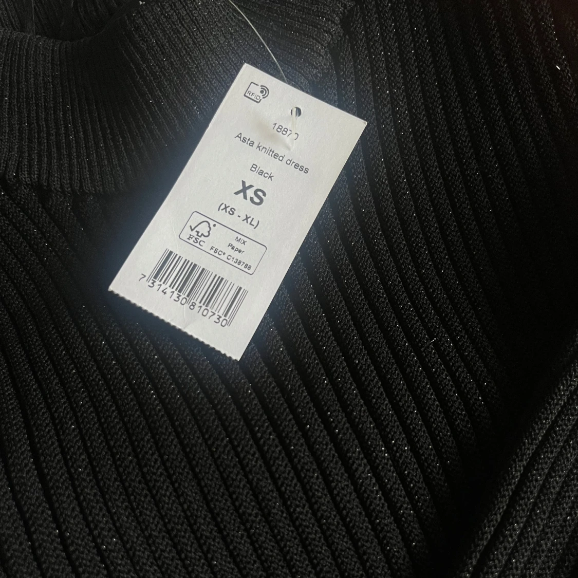 Ribbad klänning - 2