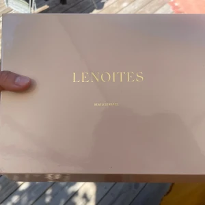 Lenoites äkta mulberry silk  - Oanvänd 100% mullbery silk heatless curler. 