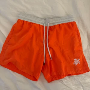 Badbyxor från Vilebrequin - Badbyxor från Vilebrequin i storlek M i orange