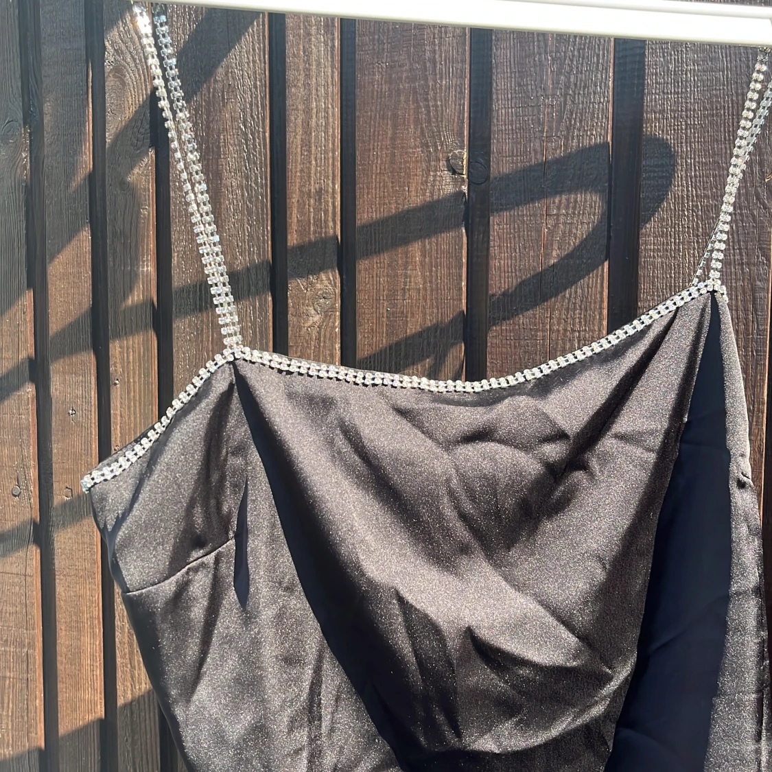 Svart glittrig tubtopp med strassband - 1