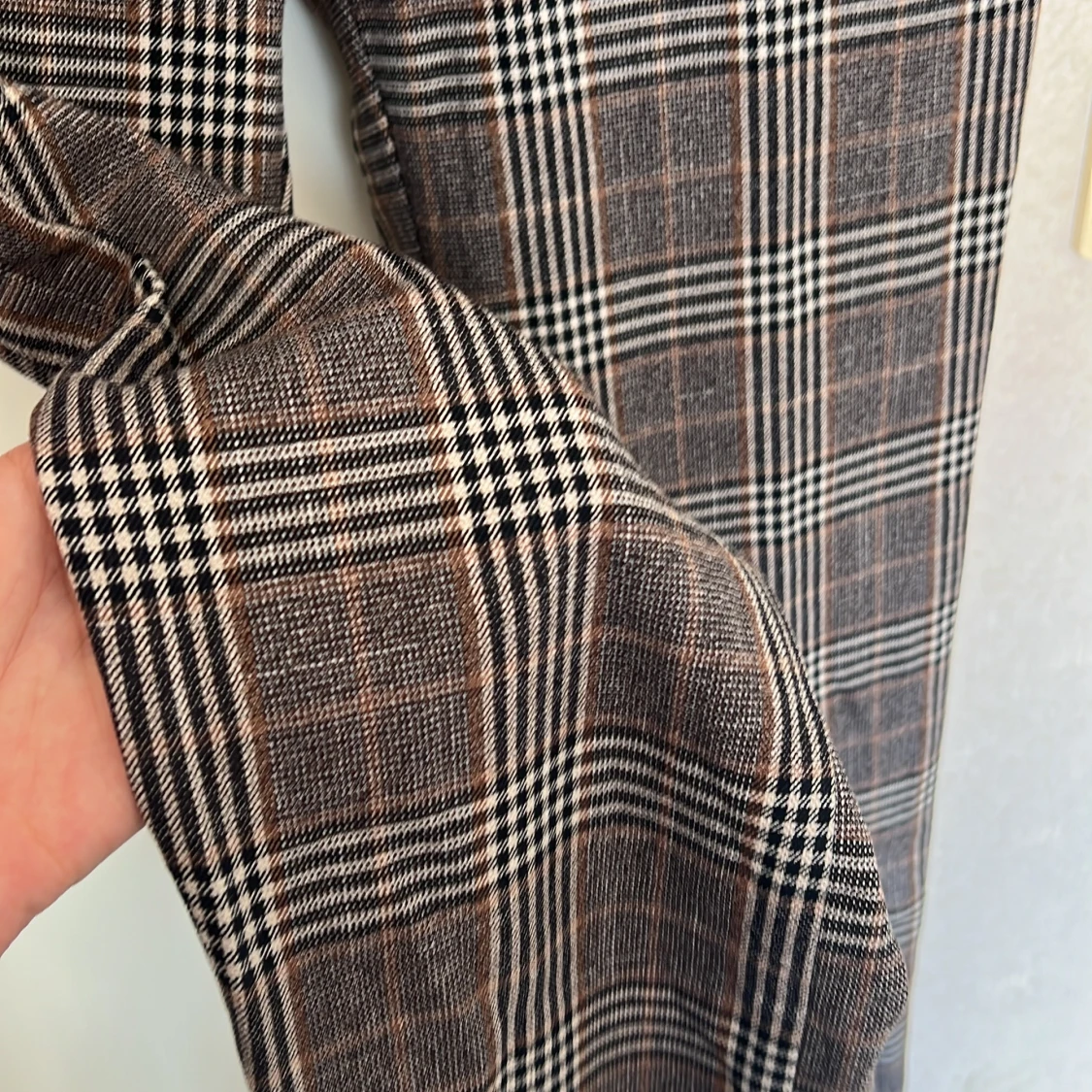 Rutig kostymbyxa från H&M, brun/svart - 1