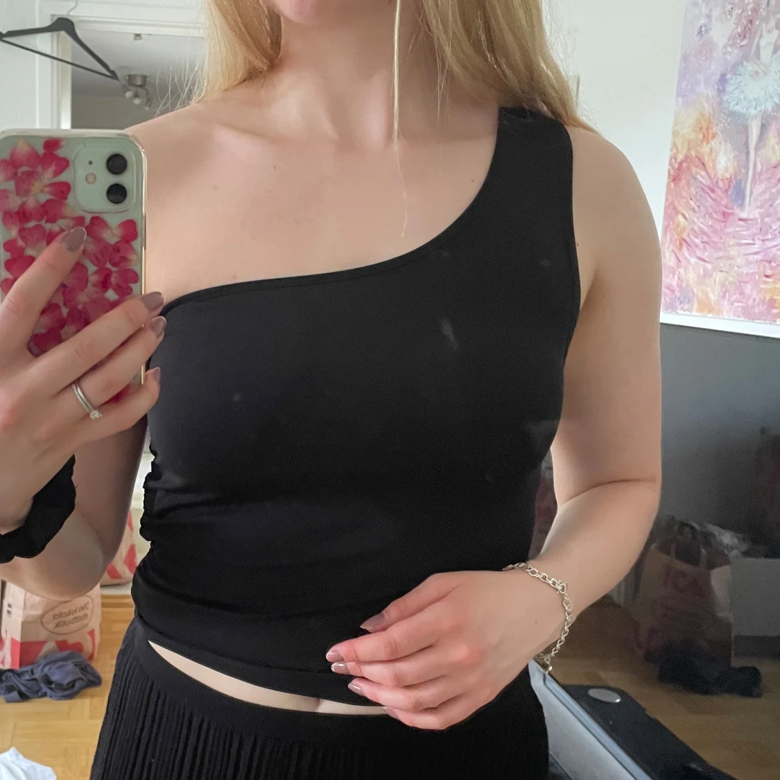 Svart oneshoulder topp