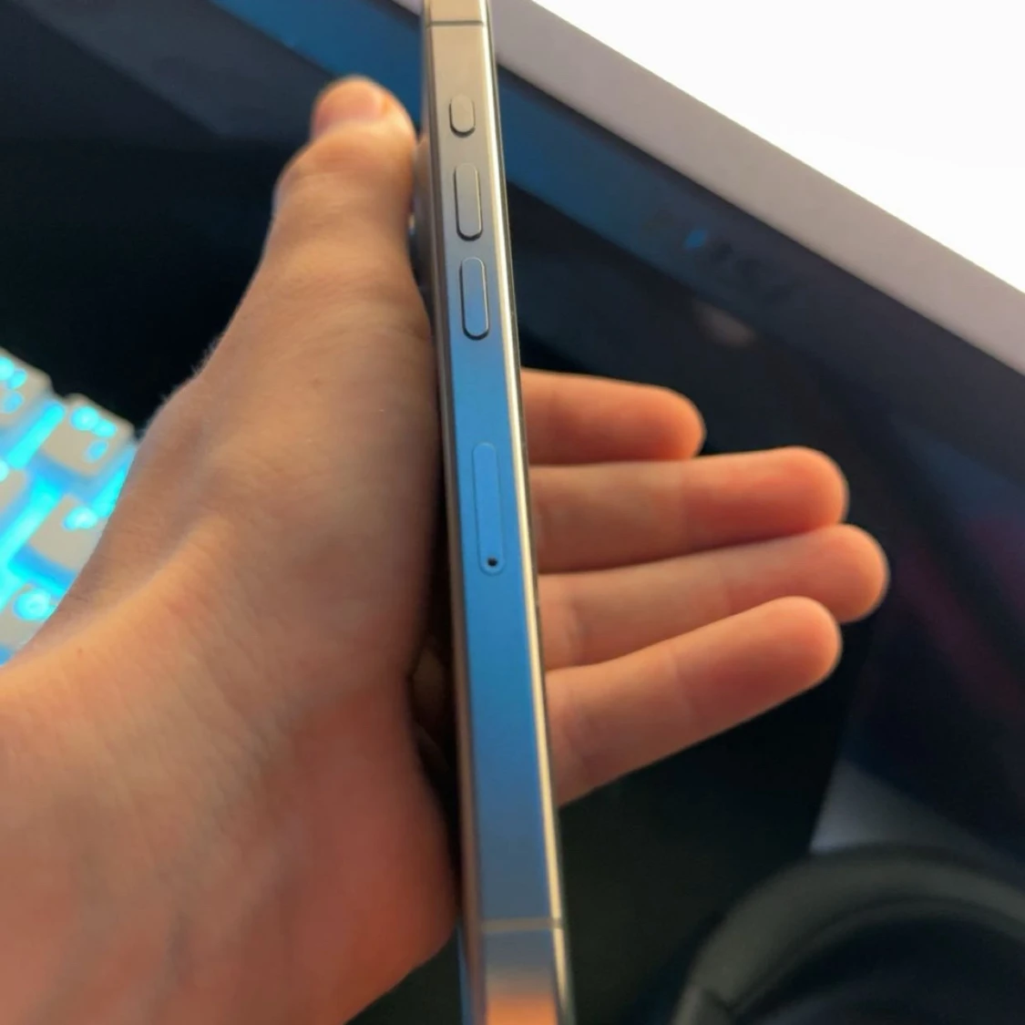 Iphone 15 pro (128gb) - 2