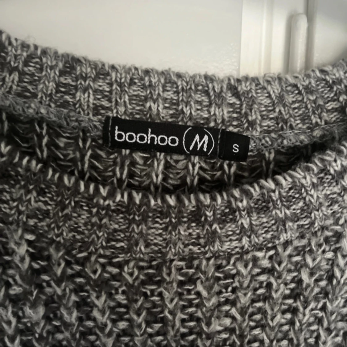 Grå stickad tröja / klänning från Boohoo - 2