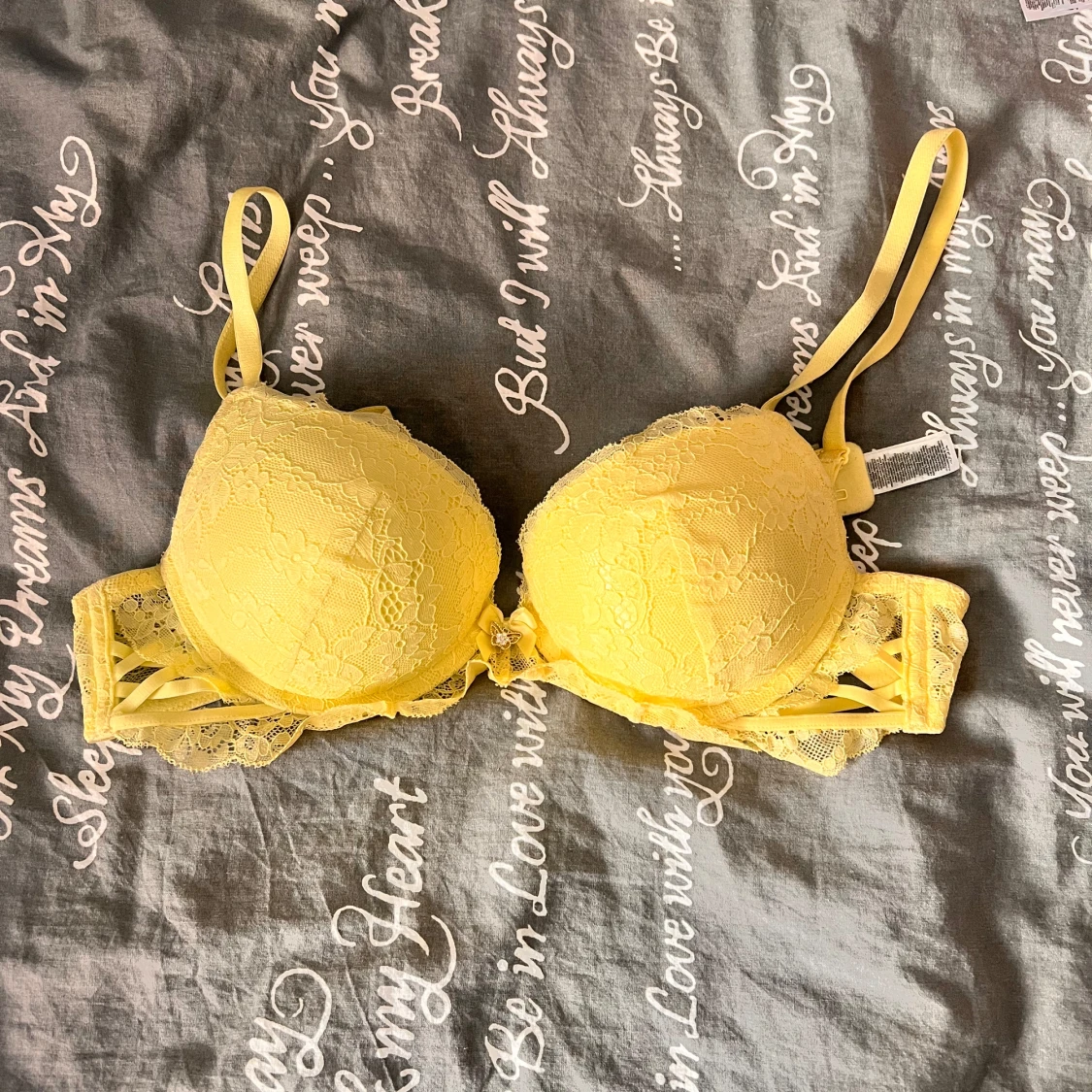 Gul spetsig push-up bh