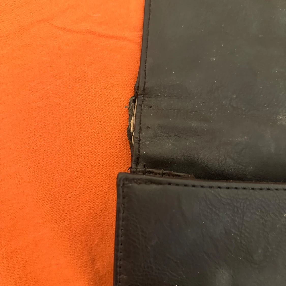 Svart quiltad axelväska i skinn - 4