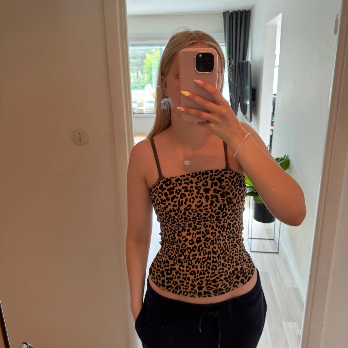 Leopardmönstrad tubtopp Amisu