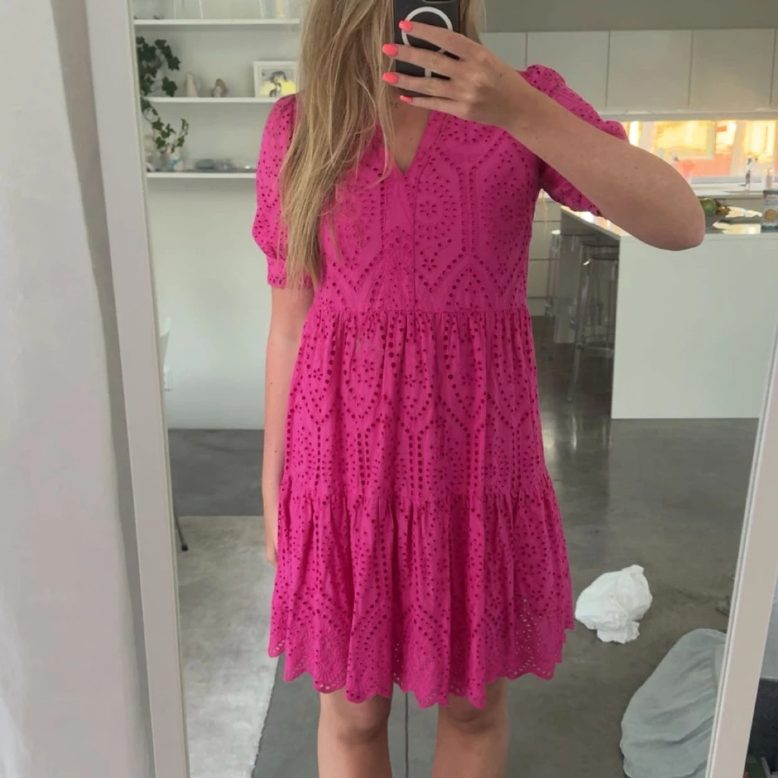 Rosa kortklänning från Y.A.S