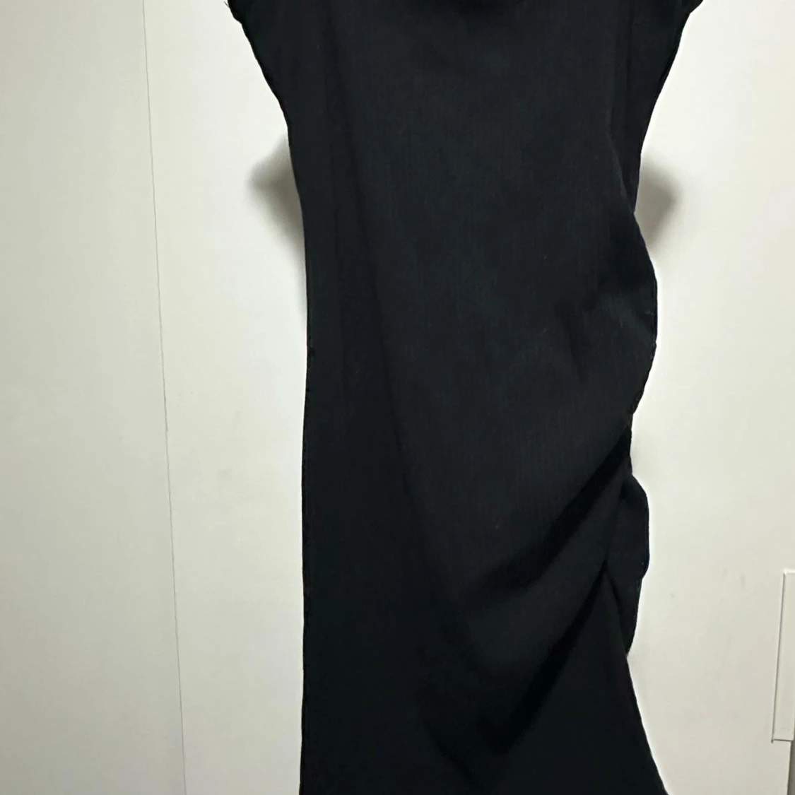 Svart ribbad klänning från SHEIN