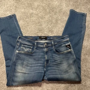 Reply anbass hyperflex  - Säljer nu dessa Replay anbass hyperflex storlek 34/30, skick 8/10, pris kan diskuteras, hör av dig vid några funderingar😃