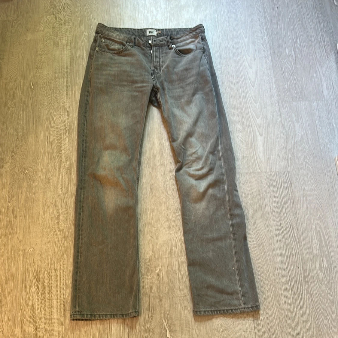Grå jeans från 157 ICON straight fit