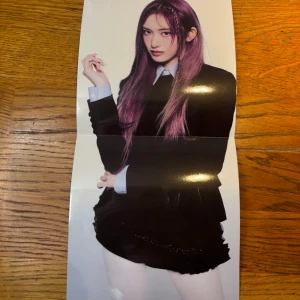 Ive Leeseo poster  - Från Ive Empathy Digipack album