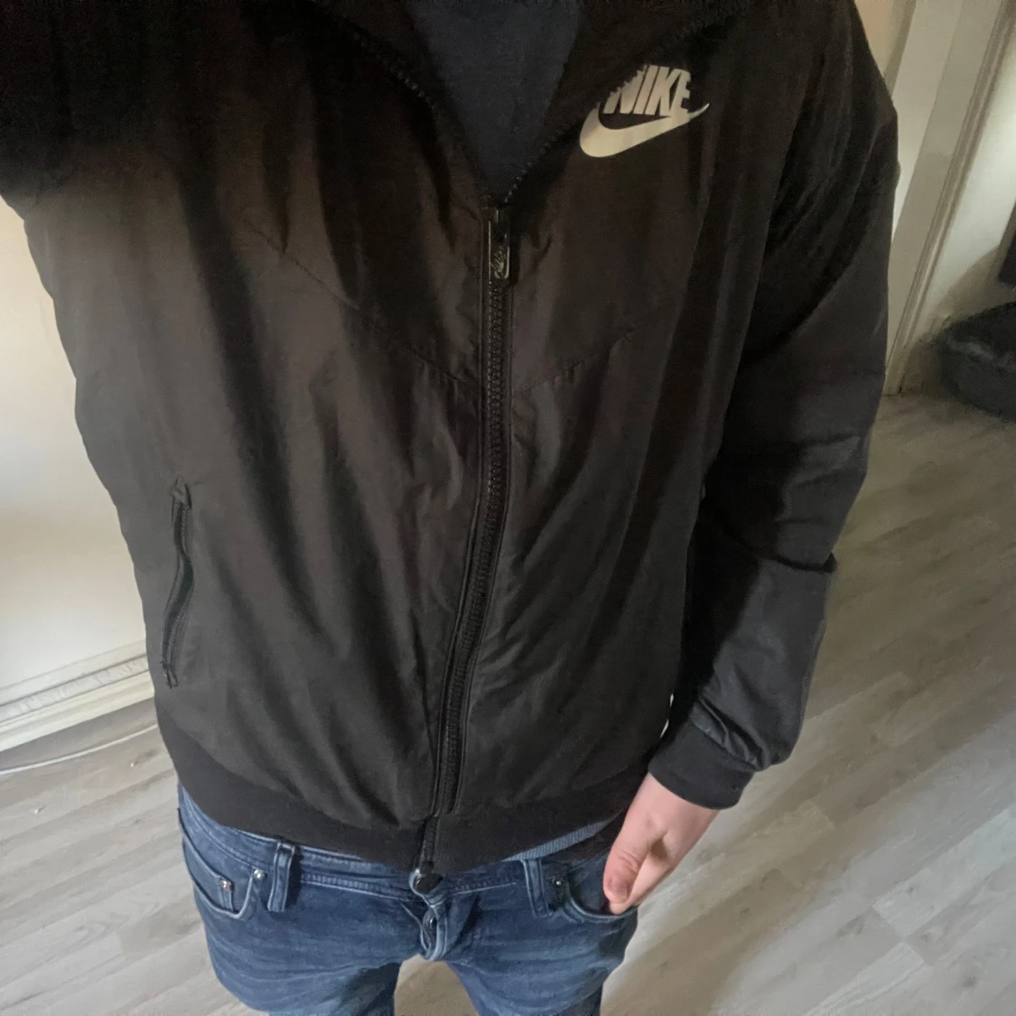Svart vindjacka från Nike - 2