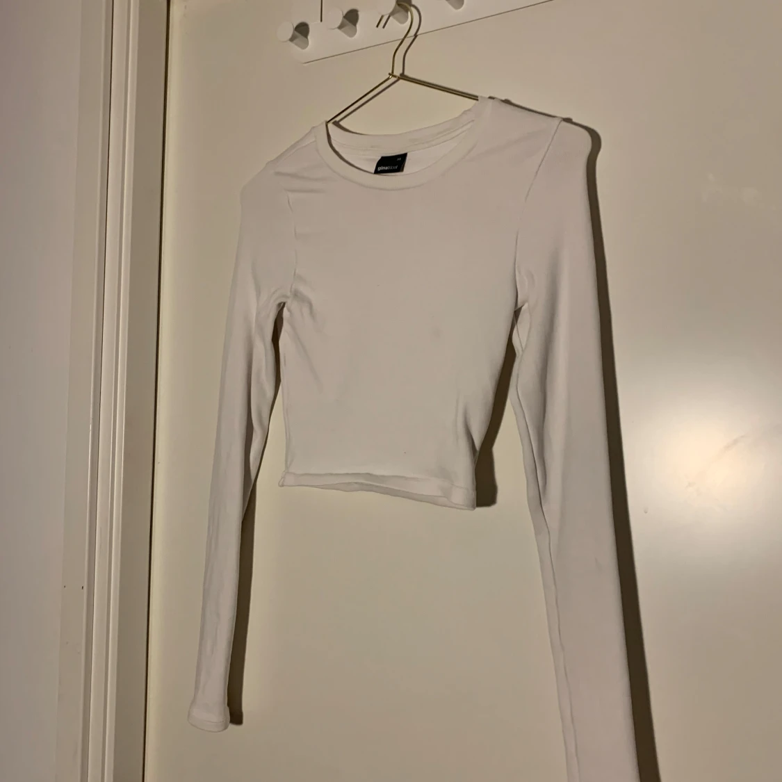 Vit croppad långärmad topp - 1