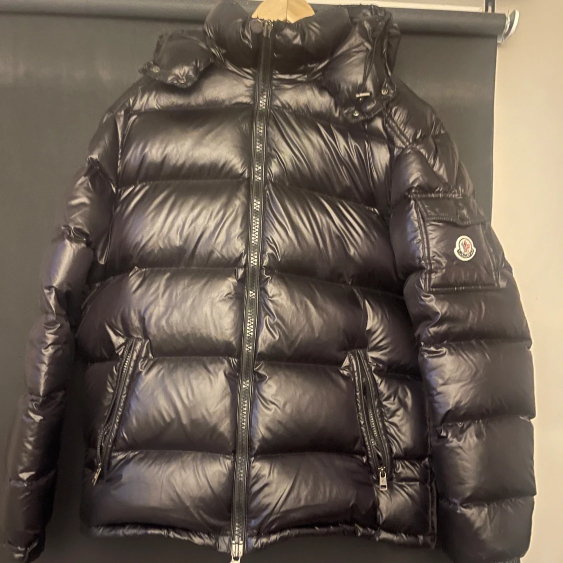 Svart dunjacka från Moncler