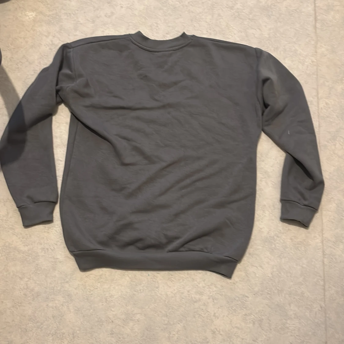 Grå sweatshirt från ICONQ - 2