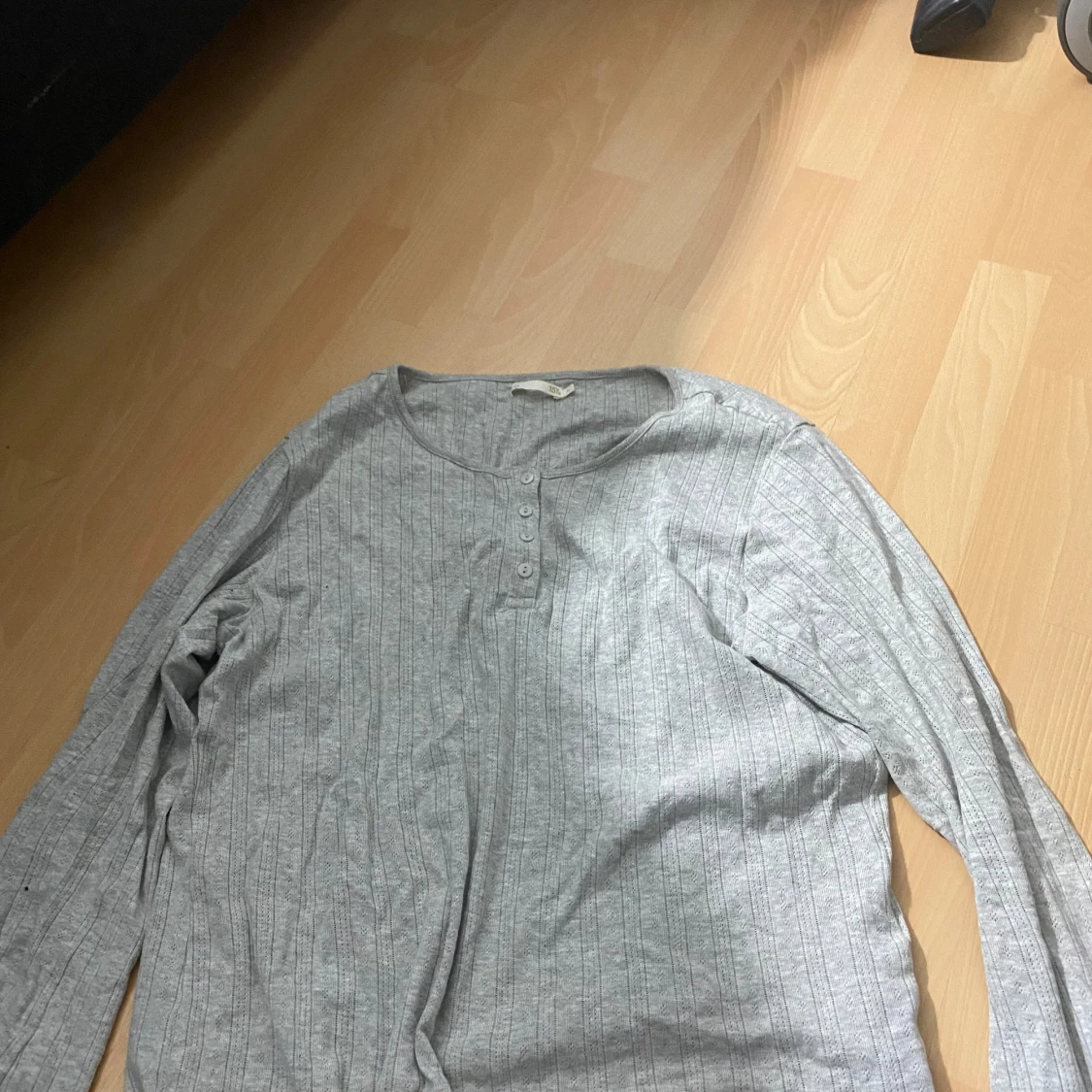 Grå ribbad långärmad tröja från 157