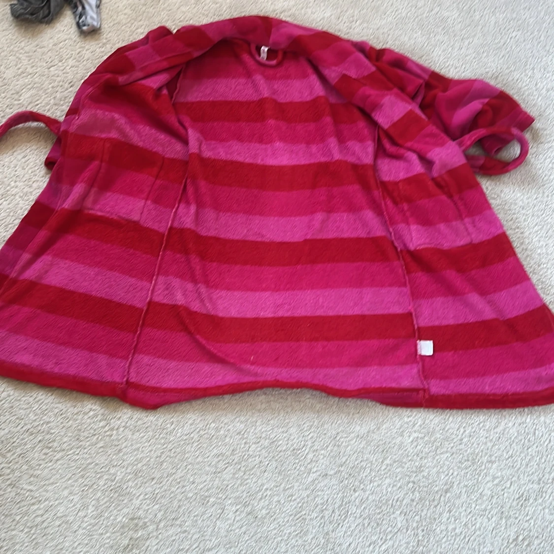 Röd och rosa randig morgonrock med bälte - 2