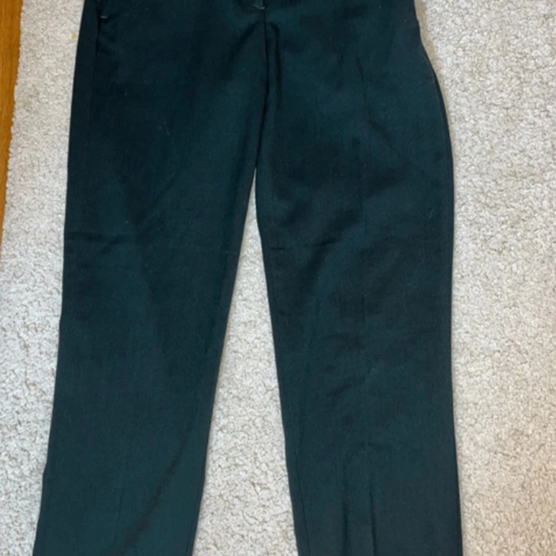 Mörkgröna kostymbyxor från H&M