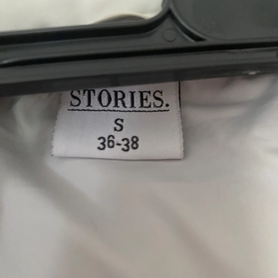 Ljusgrå dunväst från Stories - 2