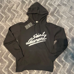 Saint Laurent hoodie  - Helt ny hoodie med tags och allt, svin skön och snygg. Skriv för frågor