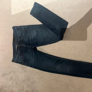 Tiger of sweden jeans! - Tja! Nu säljer jag mina snygga jeans från tiger of sweden. Jeansen är i storleken 32/32 och sitter perfekt! Tveka inte att fråga om du har frågor!