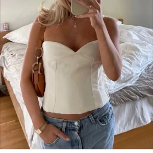 korsettopp - Säljer denna söta topp ifrån Zara❤️ Köpt här på plick❤️