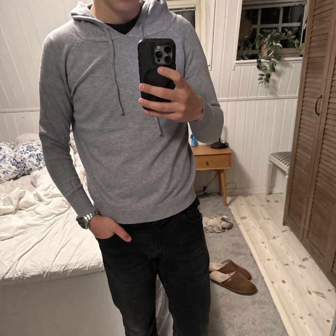 Grå hoodie  - 2