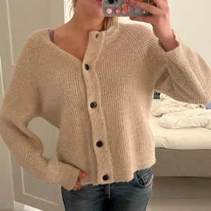 kofta - kofta ifrån selected femme, lite nopprig men nopprar av den innan jag postar