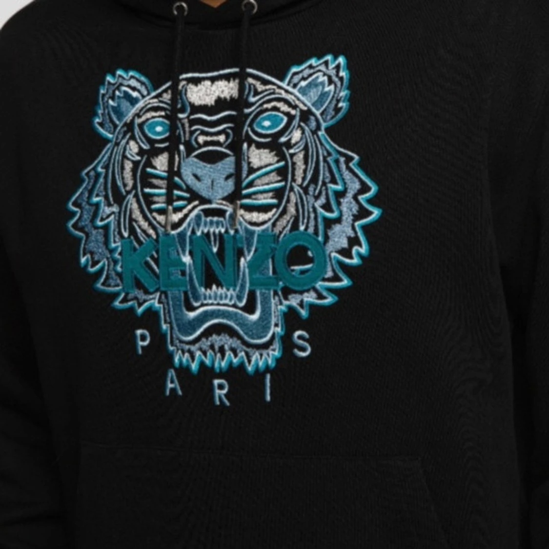 Svart hoodie från Kenzo med tigerbroderi - 1