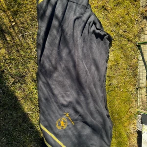 Fleecetäcke - Fleecetäcke i stl 135, aldrig använt