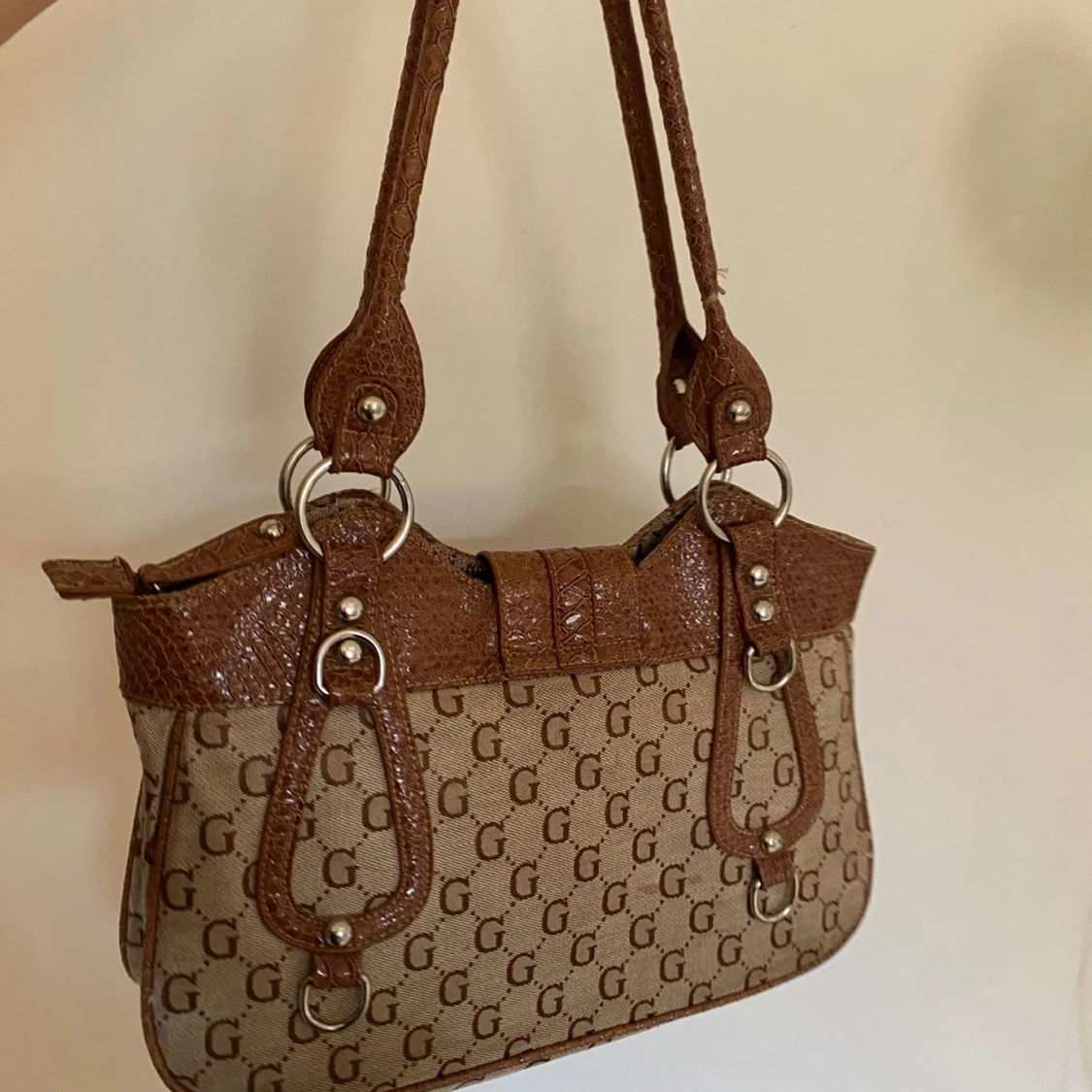 Guess väska y2kr - 90