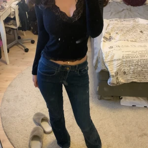 Lågmidjade bootcut jeans  - Ett par lågmidjade jeans från Lois i modellen Melina 💕