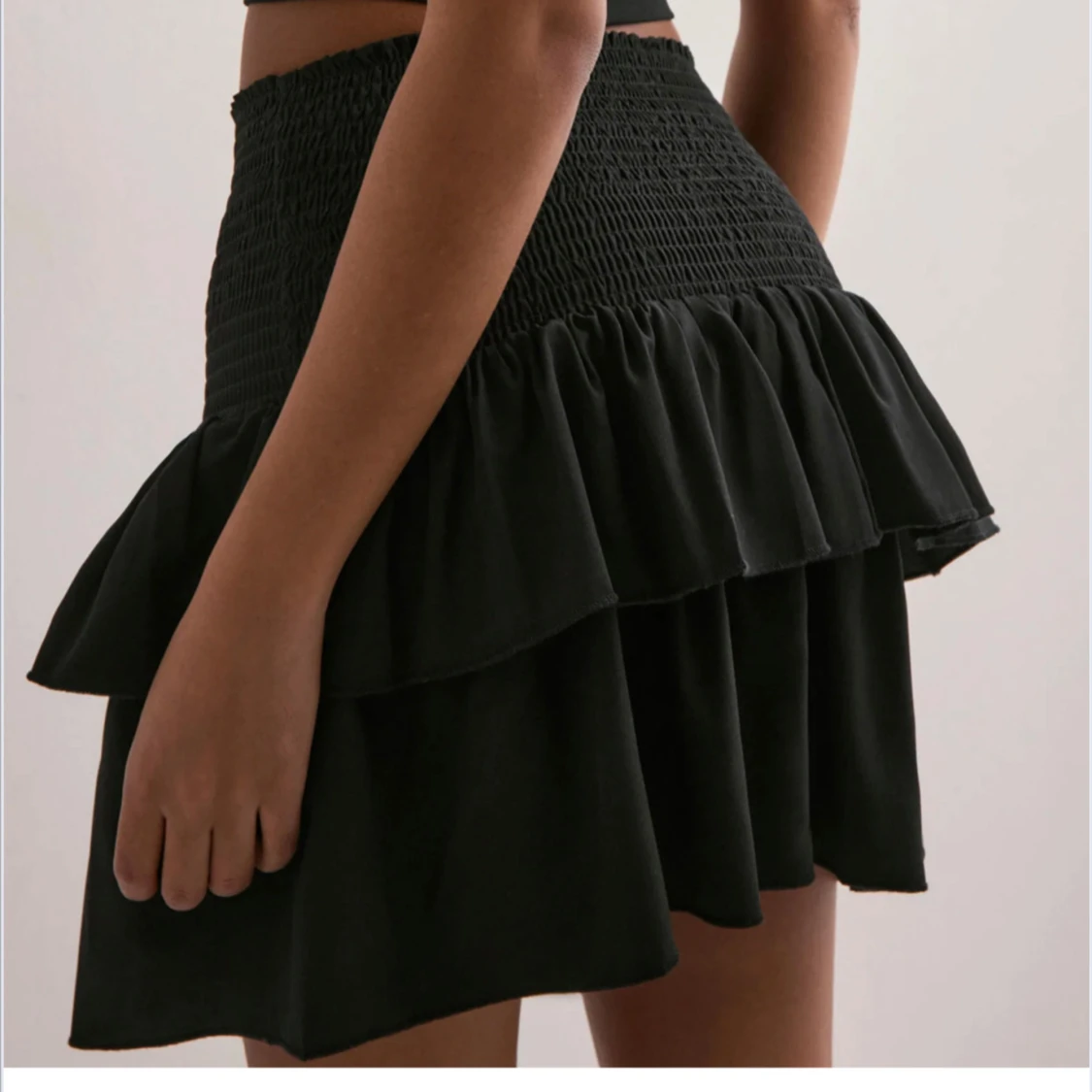 Svart volangkjol  - 1