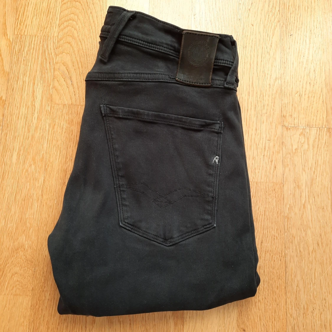 Svarta Replay Anbass jeans