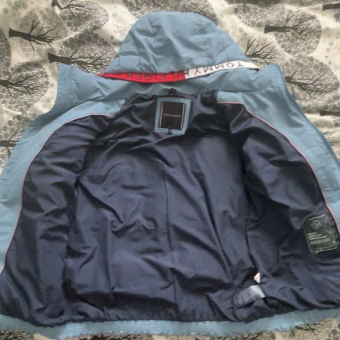 Ljusblå dunjacka från Tommy Hilfiger - 4