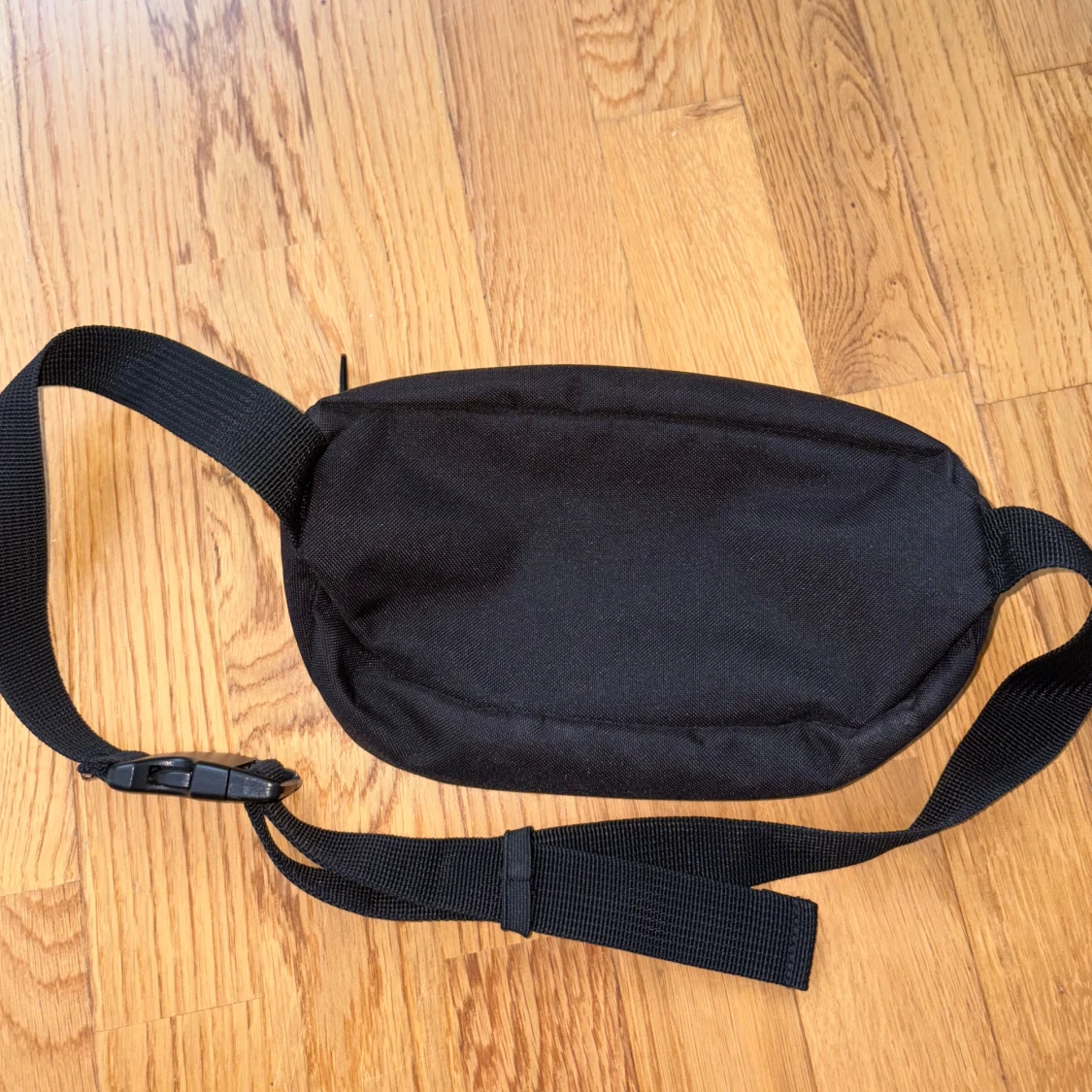 Svart magväska från Adidas - 1