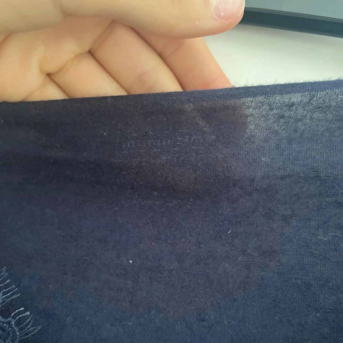 Mörkblå långärmad topp med spets - 1