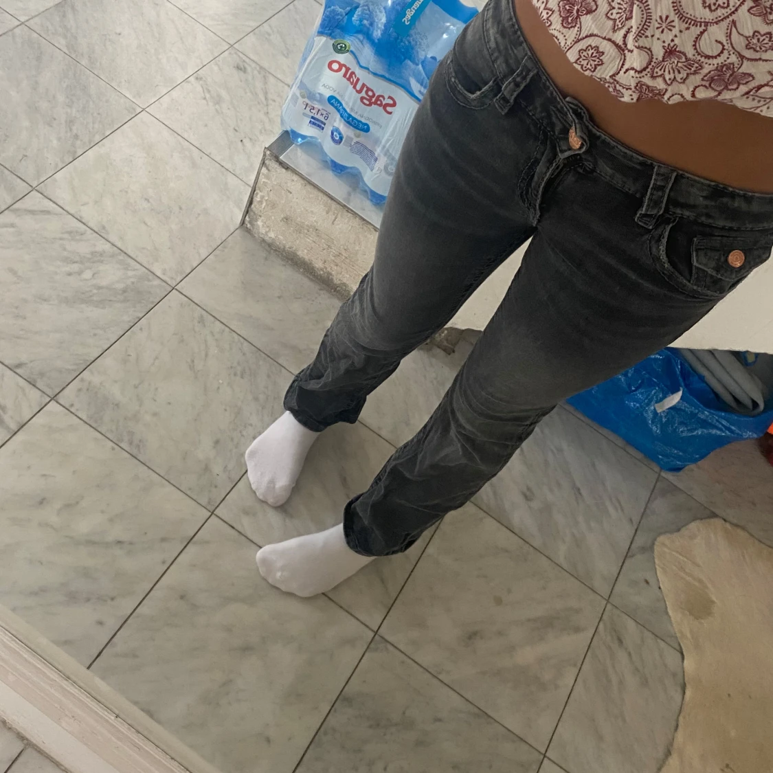 Svarta jeans med rosett-detalj Gina Tricot - 3