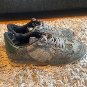 Valentino Rockrunners - Gråa valentino rockrunners i strl 42, bra skick