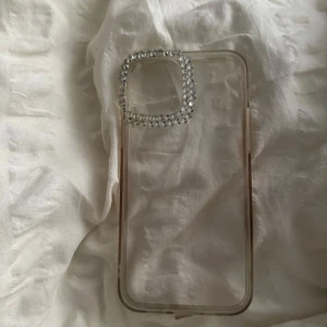 Mobilskal  - Passar iPhone 12 och alla mobiler som är som iPhone 12! 