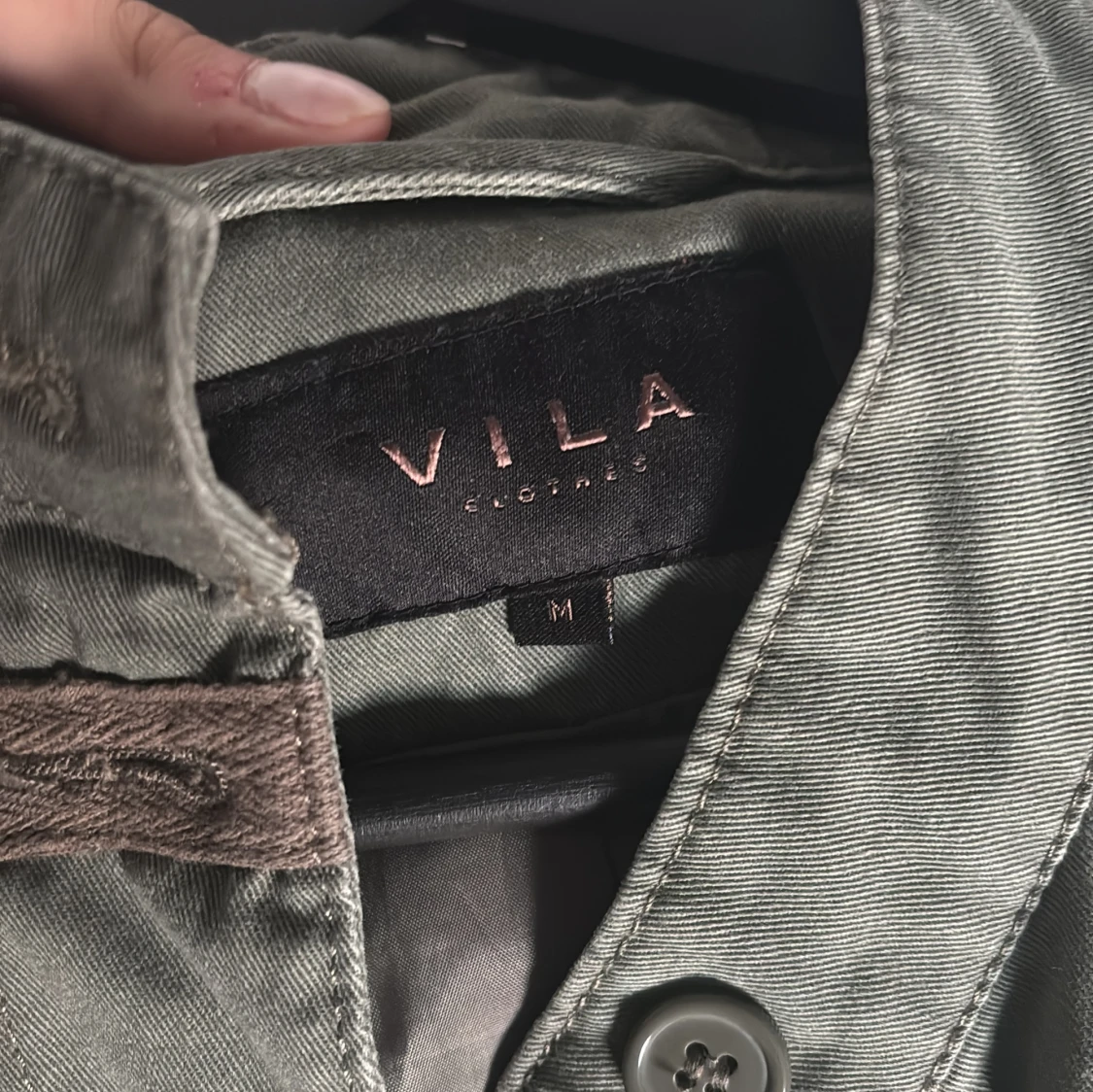 Grön militärinspirerad jacka från Vila - 2