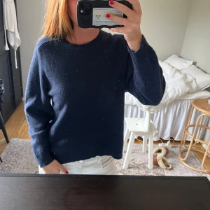 Mörkblå stickad tröja från C.W. - Bra skick! 
