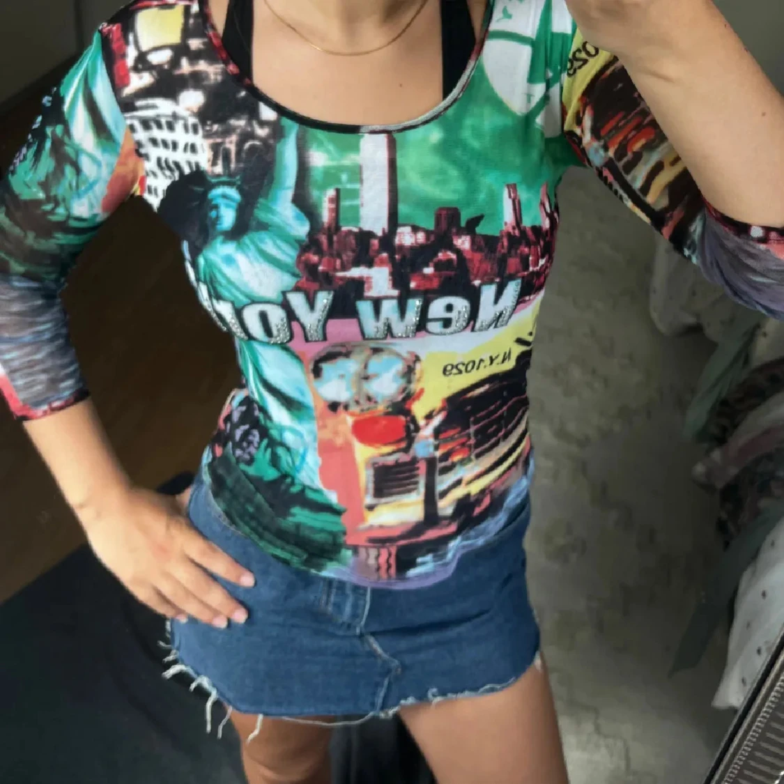 Färgglad mesh topp med New York-tryck