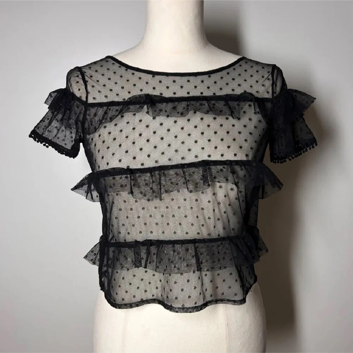 Gräddvit volangblus - 1