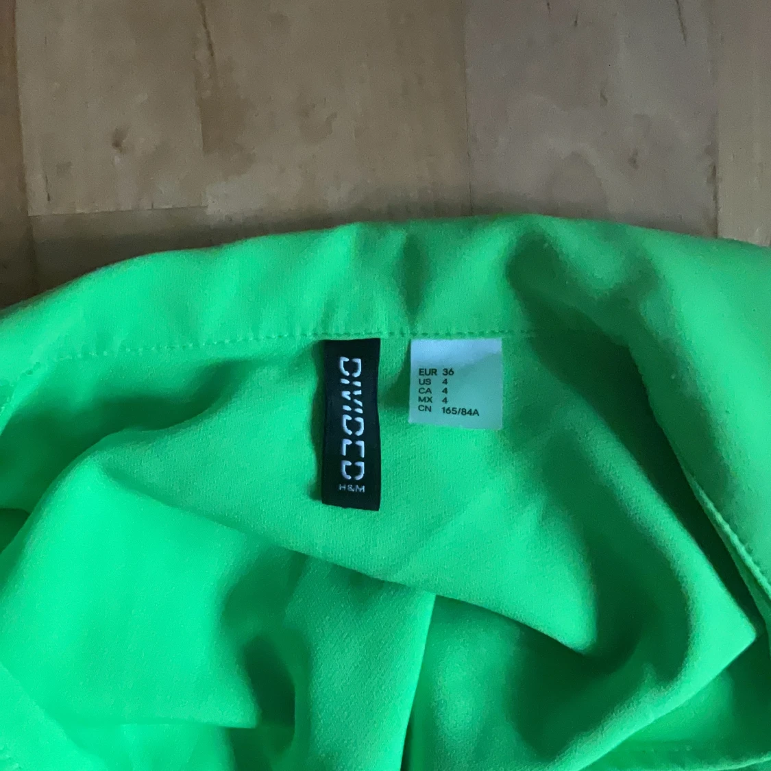 Grön croppad topp från H&M Divided - 3