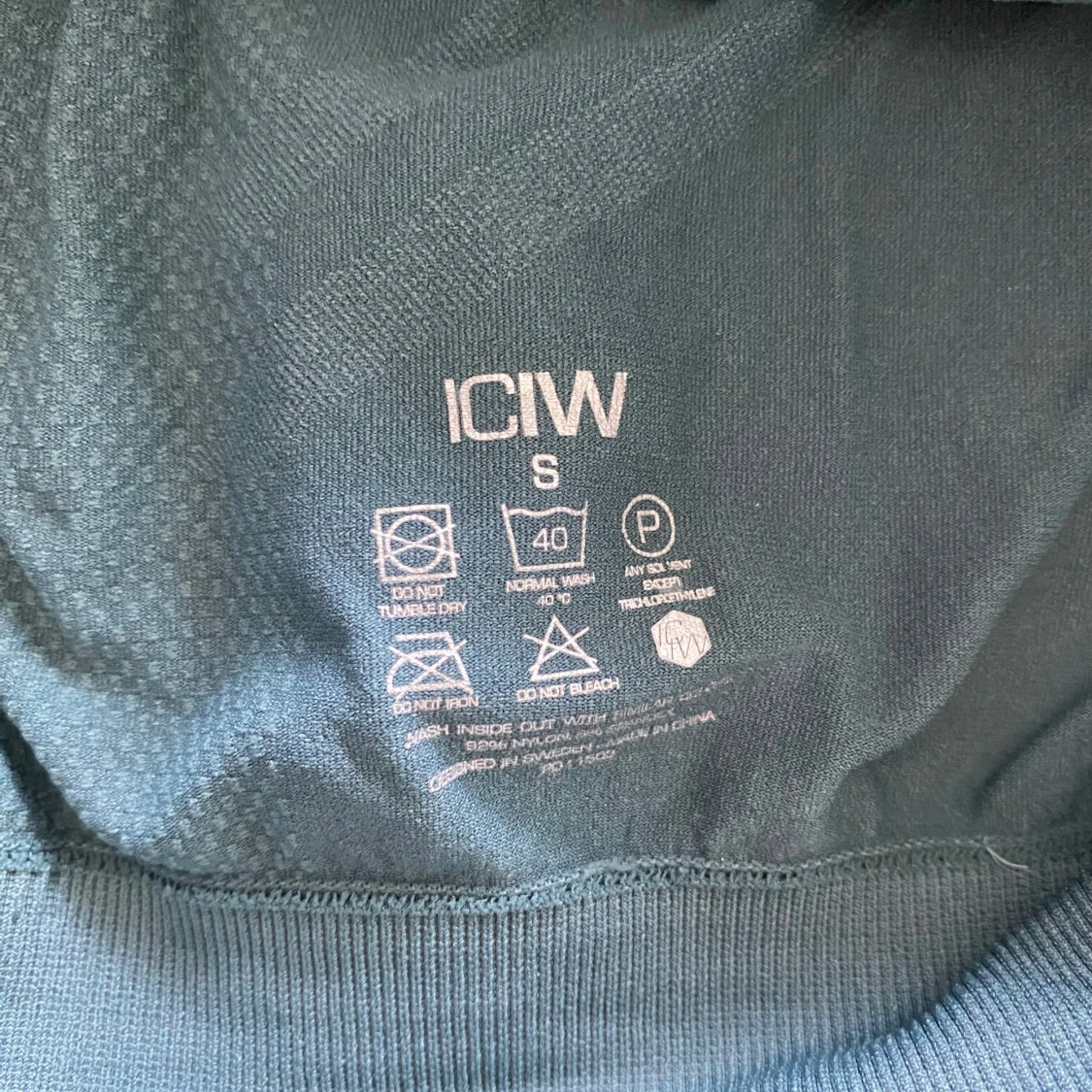 Grön croppad långärmad tröja från ICANIWILL - 1